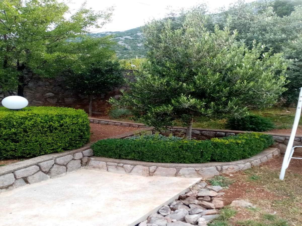 קרלובג Apartments Paola מראה חיצוני תמונה